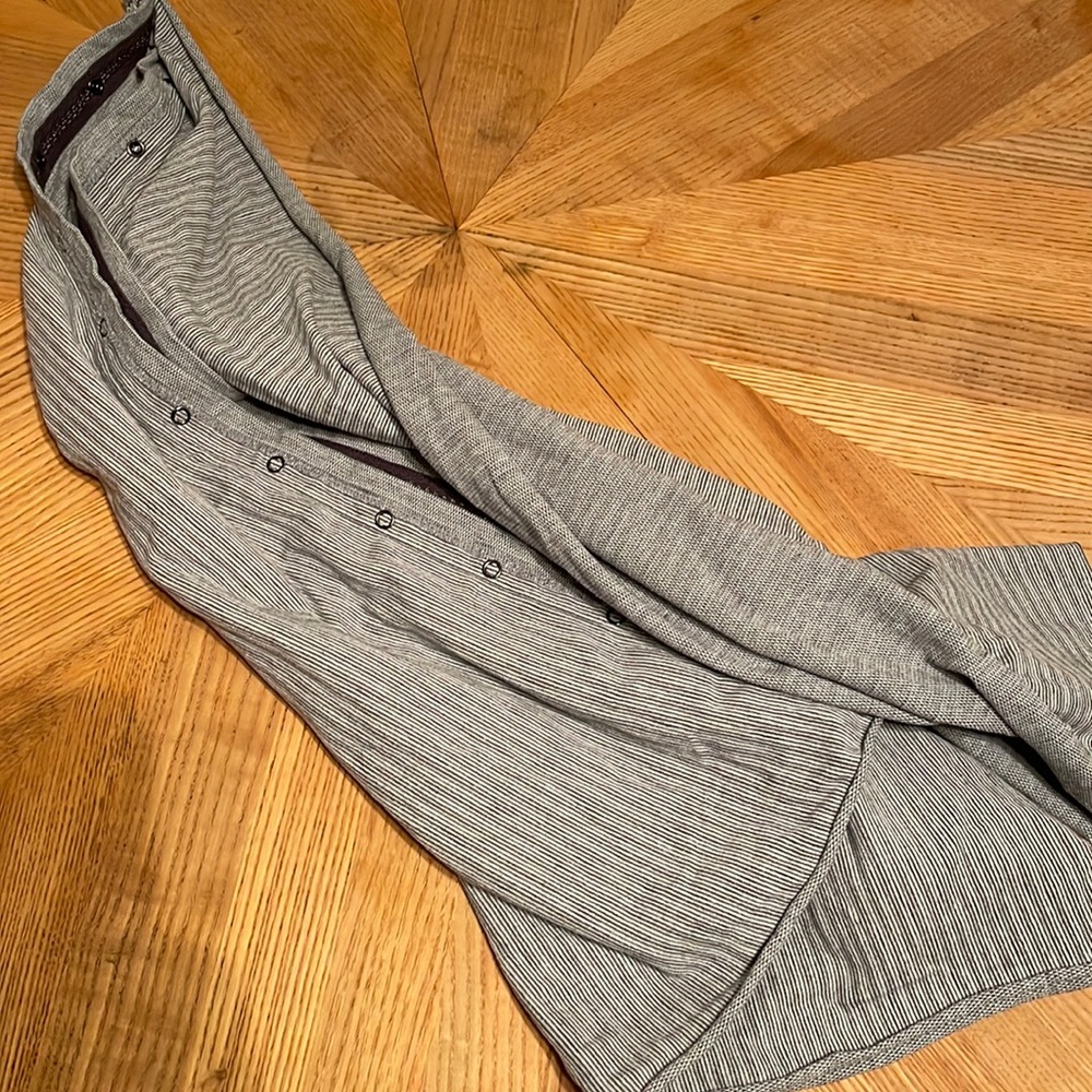 Lululemon vinyasa scarf with snaps